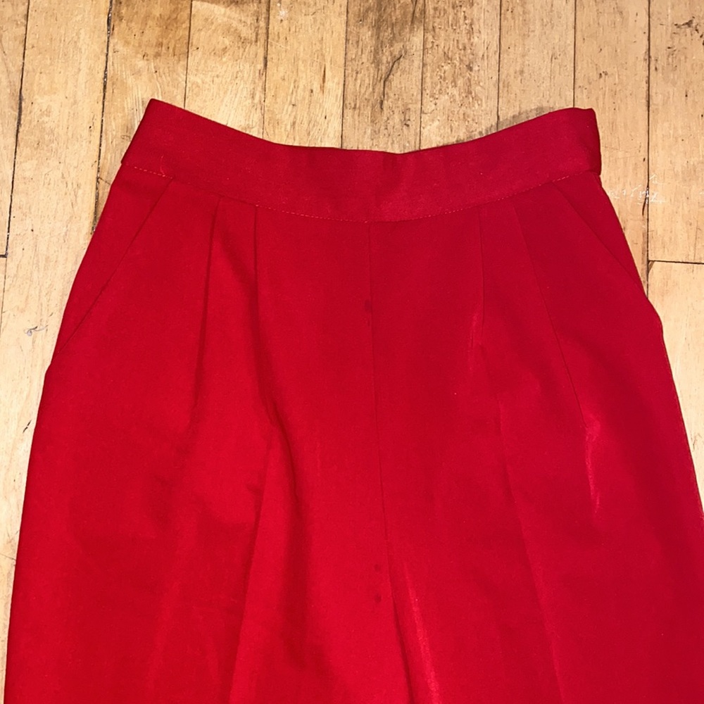 Red trousers - Picture 4 of 4